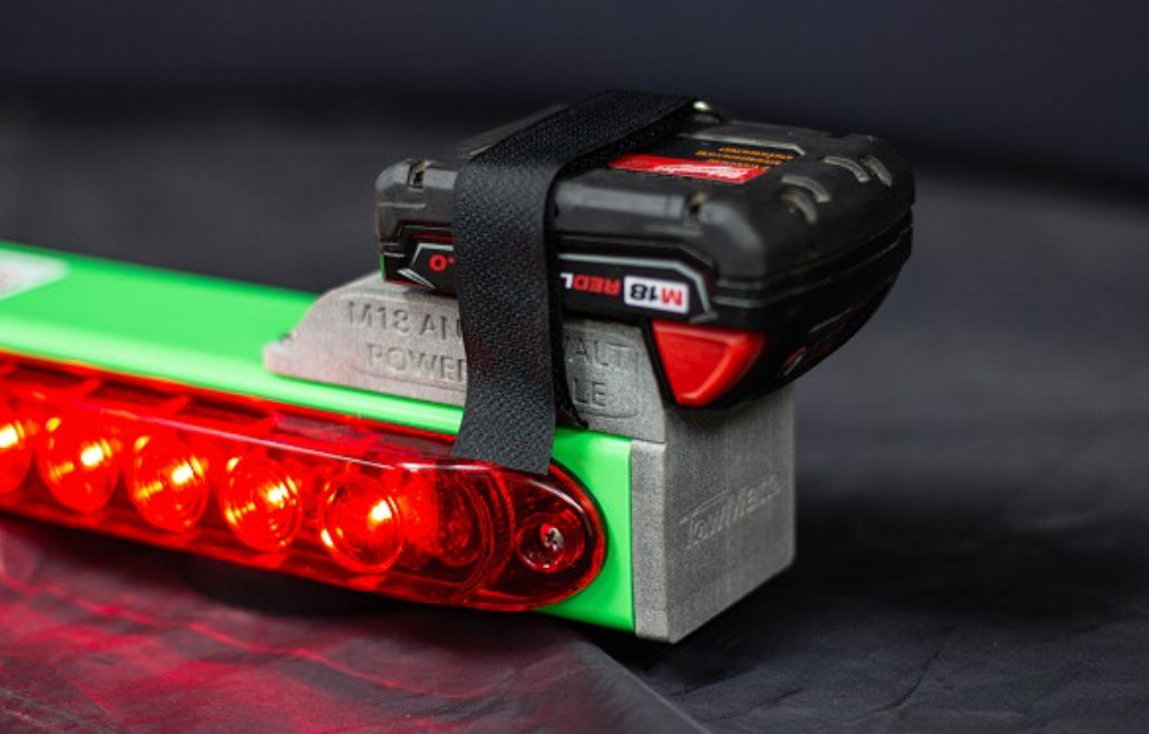 TM22MDW - Use your own batteries on your favorite tow light!