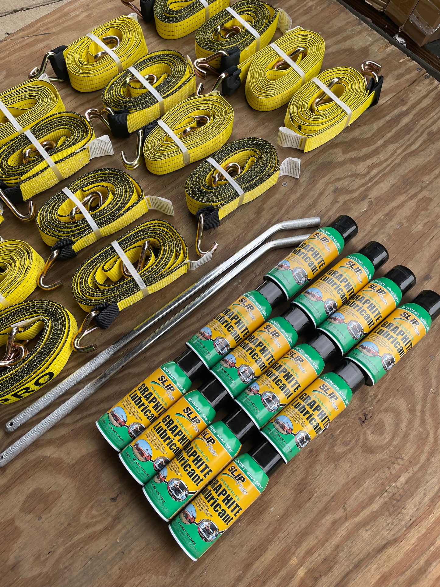 16pk Straps with Tie Down Bars & 12pk Aerosol Graphite Bundle